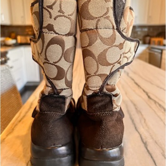 women’s winter coach boots! size 9.5 lightly used! great condition - Picture 4 of 4